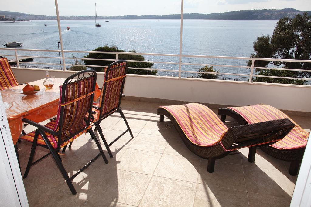 Gem Of The Sea Luxury Beach Apartment With Brand New Heating Infinity Pool Trogir Eksteriør billede