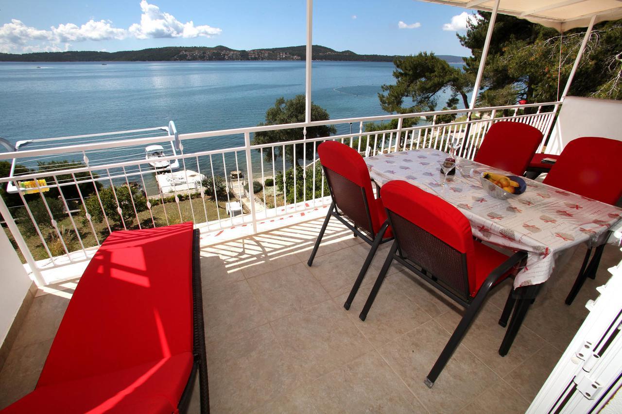 Gem Of The Sea Luxury Beach Apartment With Brand New Heating Infinity Pool Trogir Eksteriør billede