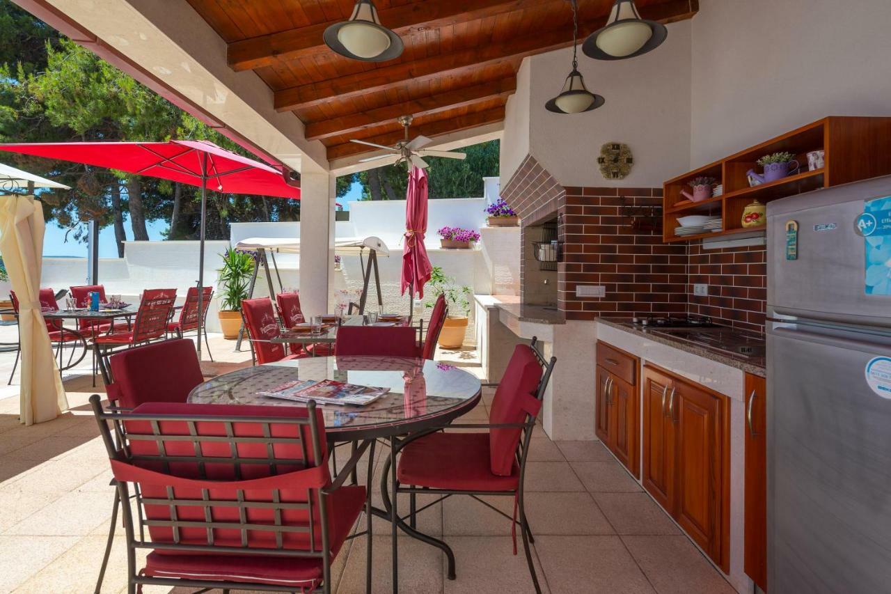 Gem Of The Sea Luxury Beach Apartment With Brand New Heating Infinity Pool Trogir Eksteriør billede