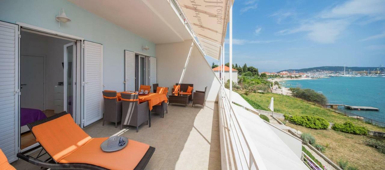 Gem Of The Sea Luxury Beach Apartment With Brand New Heating Infinity Pool Trogir Eksteriør billede