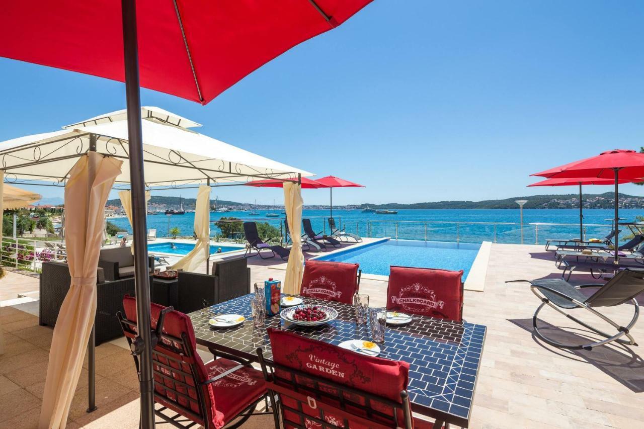 Gem Of The Sea Luxury Beach Apartment With Brand New Heating Infinity Pool Trogir Eksteriør billede