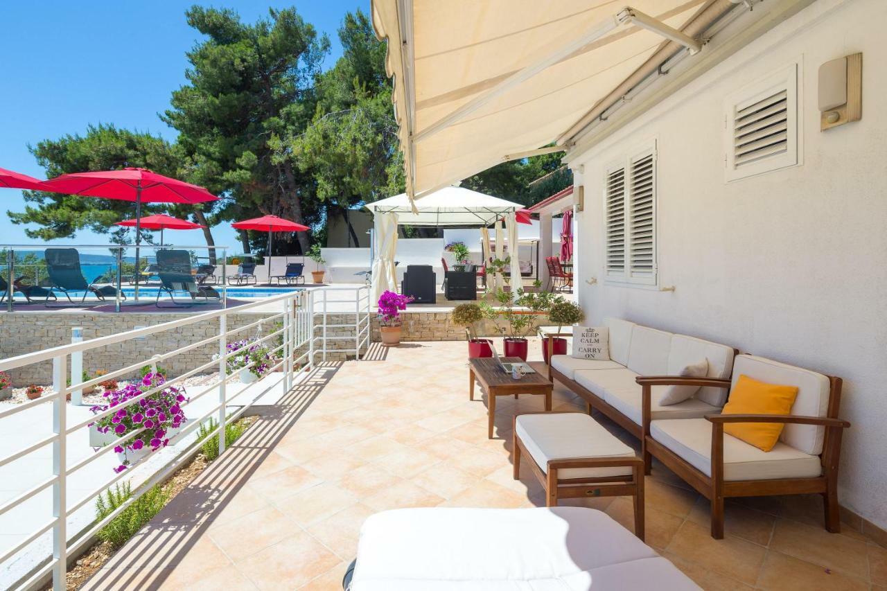 Gem Of The Sea Luxury Beach Apartment With Brand New Heating Infinity Pool Trogir Eksteriør billede